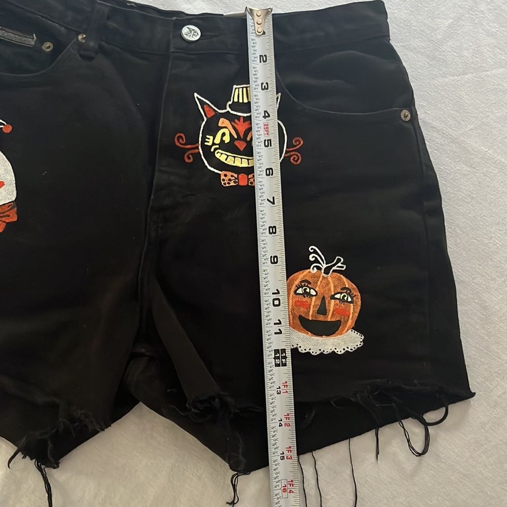 Hand Painted Vintage Halloween Cut Off Calvin Shorts- Size 8 - Picture 4 of 9